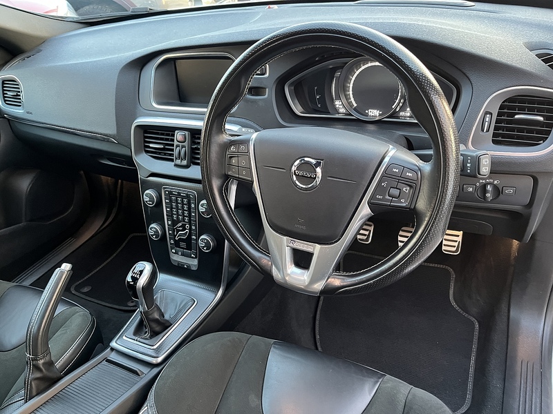 Volvo 2.0 D3 R-Design Hatchback 5dr Diesel Manual Euro 6 (s/s) (150 ps)