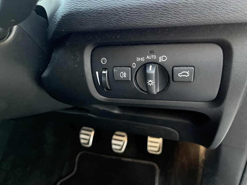 Volvo 2.0 D3 R-Design Hatchback 5dr Diesel Manual Euro 6 (s/s) (150 ps)