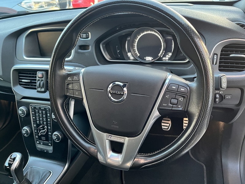 Volvo 2.0 D3 R-Design Hatchback 5dr Diesel Manual Euro 6 (s/s) (150 ps)