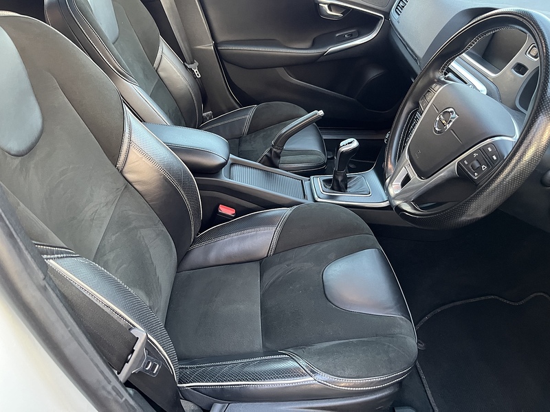 Volvo 2.0 D3 R-Design Hatchback 5dr Diesel Manual Euro 6 (s/s) (150 ps)