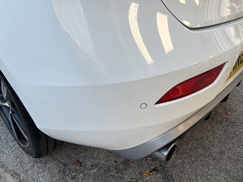 Volvo 2.0 D3 R-Design Hatchback 5dr Diesel Manual Euro 6 (s/s) (150 ps)