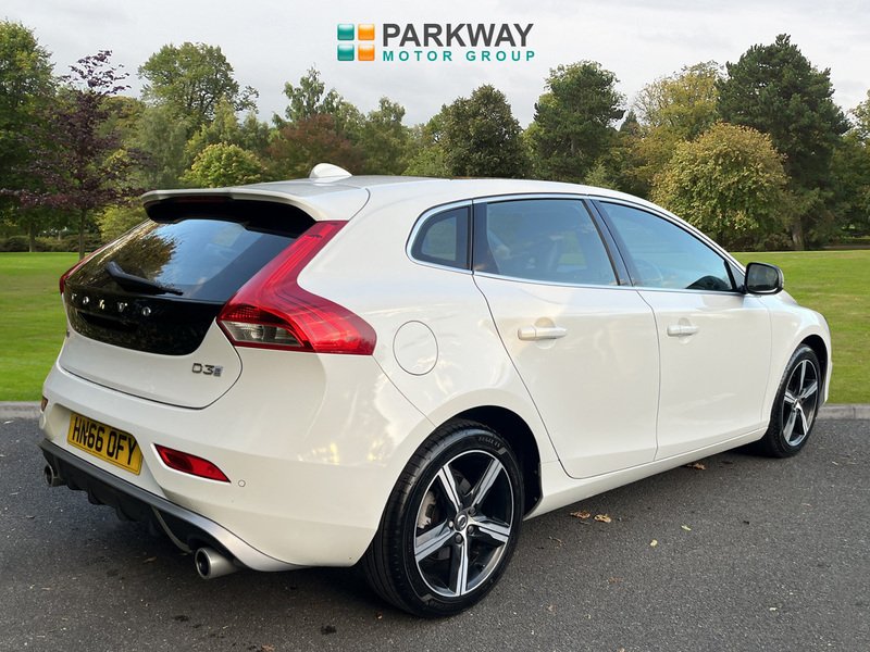Volvo 2.0 D3 R-Design Hatchback 5dr Diesel Manual Euro 6 (s/s) (150 ps)