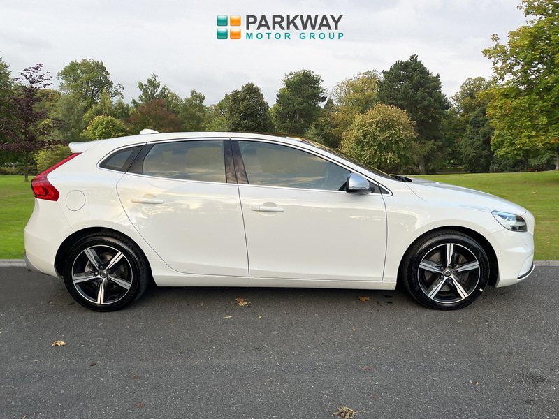 Volvo 2.0 D3 R-Design Hatchback 5dr Diesel Manual Euro 6 (s/s) (150 ps)