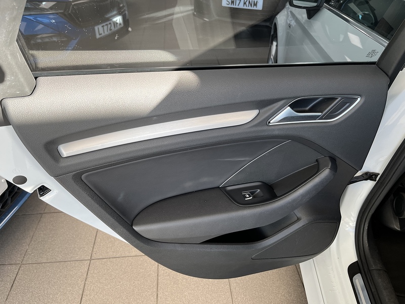 Audi 2.0 TDI S line Saloon 4dr Diesel Manual Euro 5 (s/s) (150 ps)