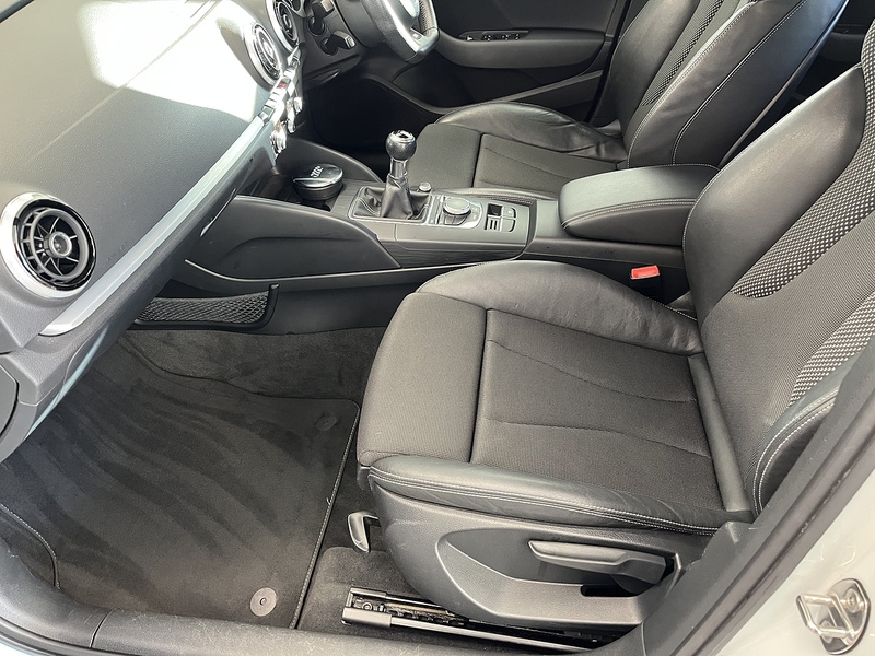 Audi 2.0 TDI S line Saloon 4dr Diesel Manual Euro 5 (s/s) (150 ps)