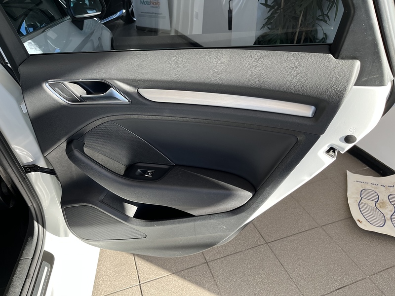 Audi 2.0 TDI S line Saloon 4dr Diesel Manual Euro 5 (s/s) (150 ps)