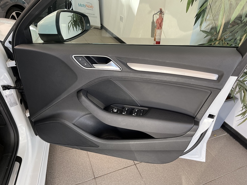 Audi 2.0 TDI S line Saloon 4dr Diesel Manual Euro 5 (s/s) (150 ps)