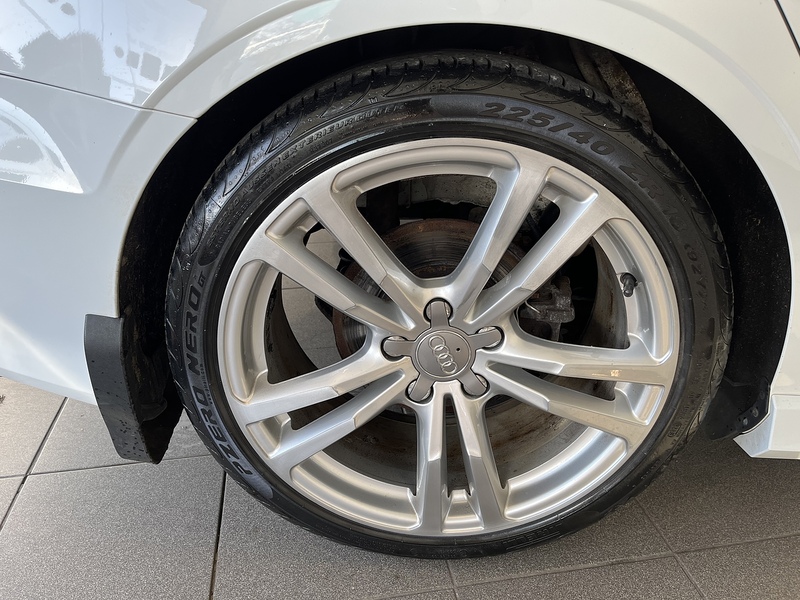 Audi 2.0 TDI S line Saloon 4dr Diesel Manual Euro 5 (s/s) (150 ps)