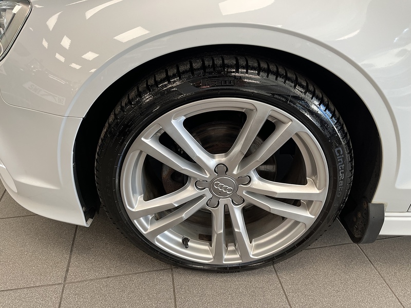 Audi 2.0 TDI S line Saloon 4dr Diesel Manual Euro 5 (s/s) (150 ps)