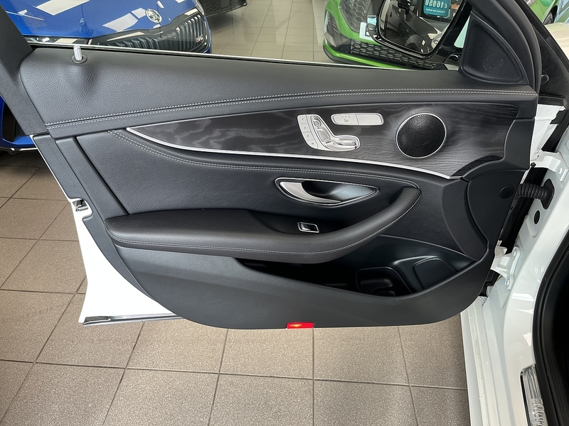 Mercedes-Benz 2.0 E220d AMG Line (Premium) Estate 5dr Diesel G-Tronic+ Euro 6 (s/s) (194 ps)