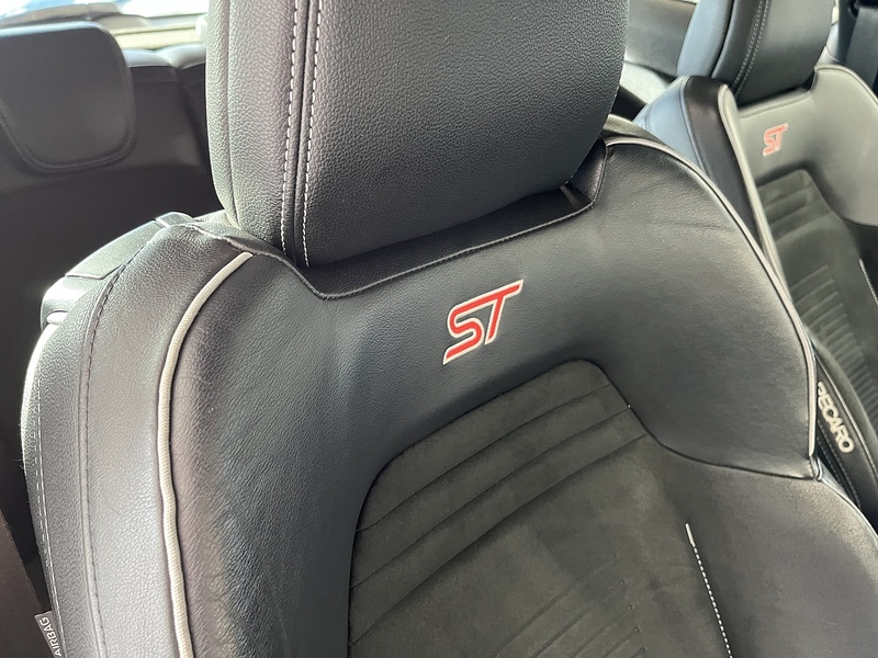 Ford 1.5T EcoBoost ST-3 Hatchback 3dr Petrol Manual Euro 6 (s/s) (200 ps)