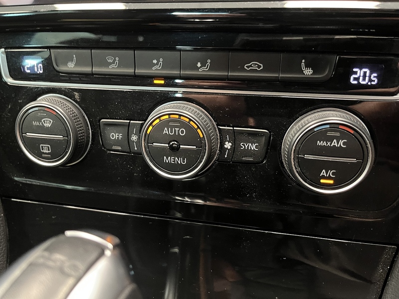 Volkswagen 2.0 TSI R Estate 5dr Petrol DSG 4Motion Euro 6 (s/s) (310 ps)