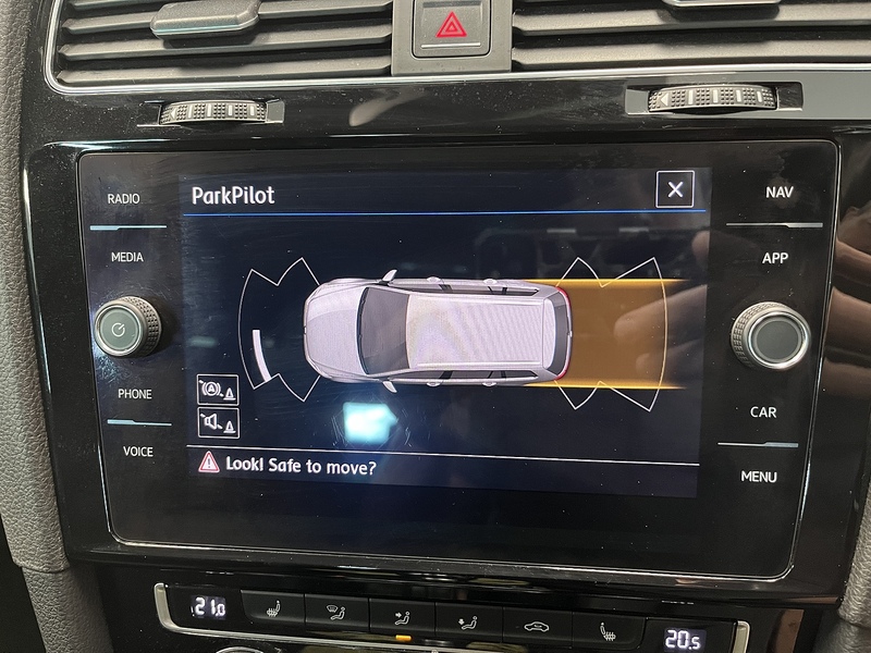 Volkswagen 2.0 TSI R Estate 5dr Petrol DSG 4Motion Euro 6 (s/s) (310 ps)