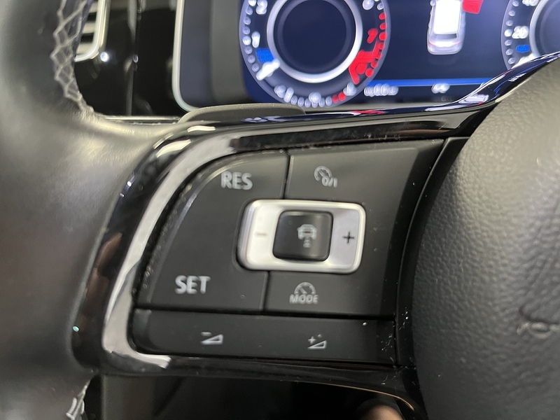 Volkswagen 2.0 TSI R Estate 5dr Petrol DSG 4Motion Euro 6 (s/s) (310 ps)