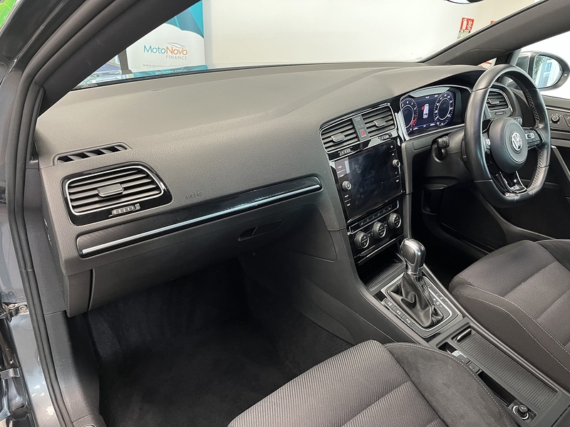 Volkswagen 2.0 TSI R Estate 5dr Petrol DSG 4Motion Euro 6 (s/s) (310 ps)