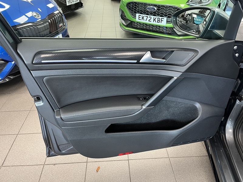 Volkswagen 2.0 TSI R Estate 5dr Petrol DSG 4Motion Euro 6 (s/s) (310 ps)