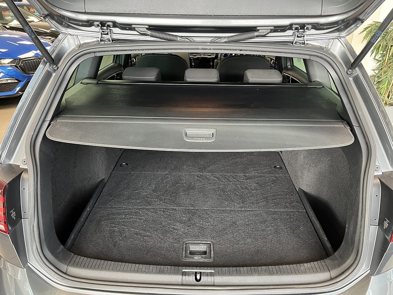 Volkswagen 2.0 TSI R Estate 5dr Petrol DSG 4Motion Euro 6 (s/s) (310 ps)