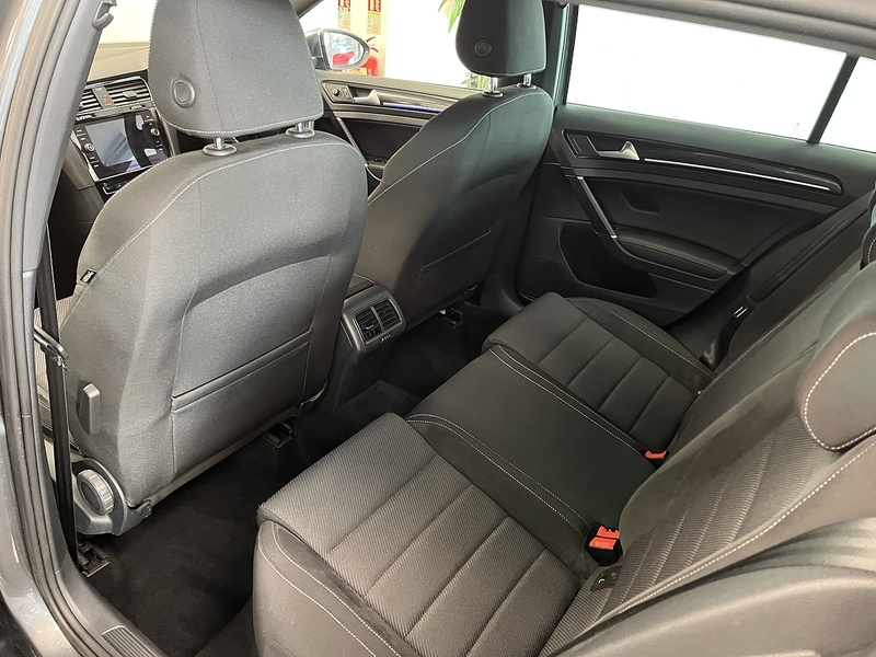 Volkswagen 2.0 TSI R Estate 5dr Petrol DSG 4Motion Euro 6 (s/s) (310 ps)