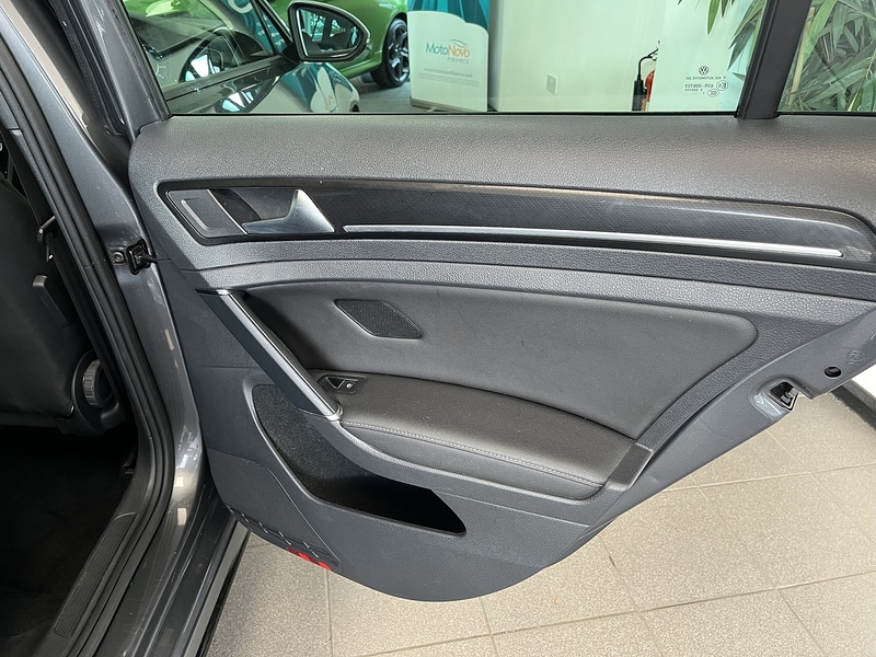 Volkswagen 2.0 TSI R Estate 5dr Petrol DSG 4Motion Euro 6 (s/s) (310 ps)