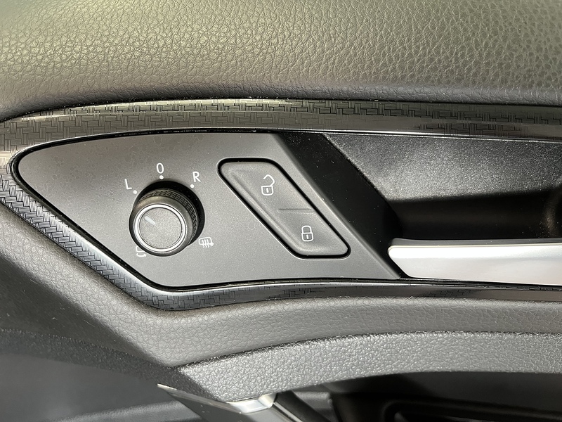 Volkswagen 2.0 TSI R Estate 5dr Petrol DSG 4Motion Euro 6 (s/s) (310 ps)