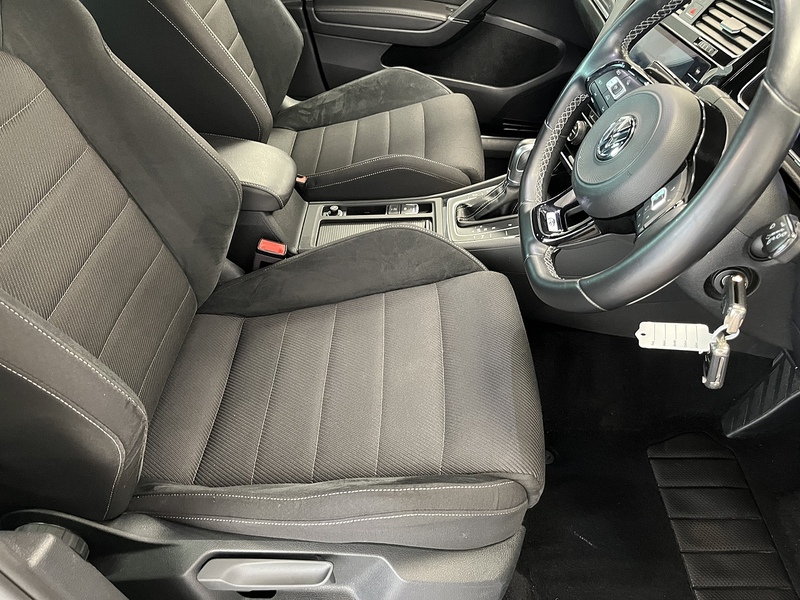 Volkswagen 2.0 TSI R Estate 5dr Petrol DSG 4Motion Euro 6 (s/s) (310 ps)