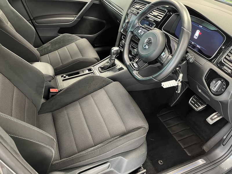 Volkswagen 2.0 TSI R Estate 5dr Petrol DSG 4Motion Euro 6 (s/s) (310 ps)