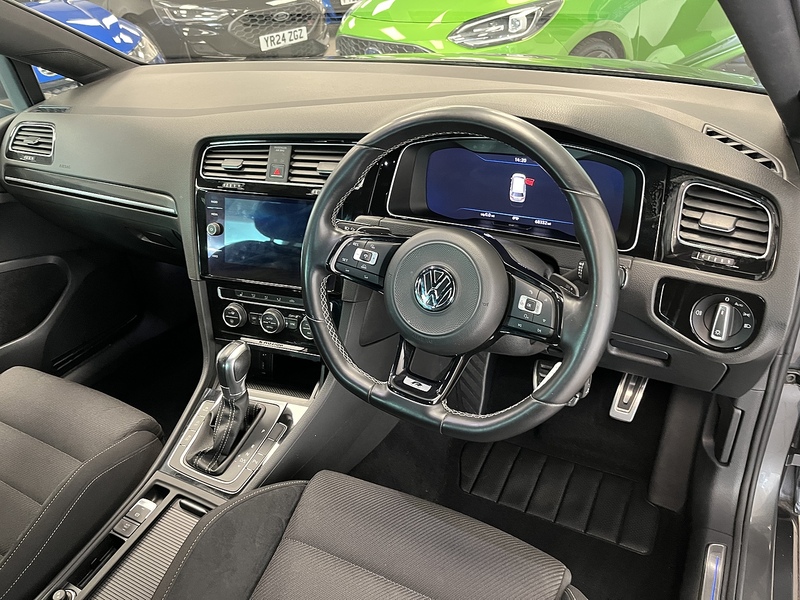 Volkswagen 2.0 TSI R Estate 5dr Petrol DSG 4Motion Euro 6 (s/s) (310 ps)