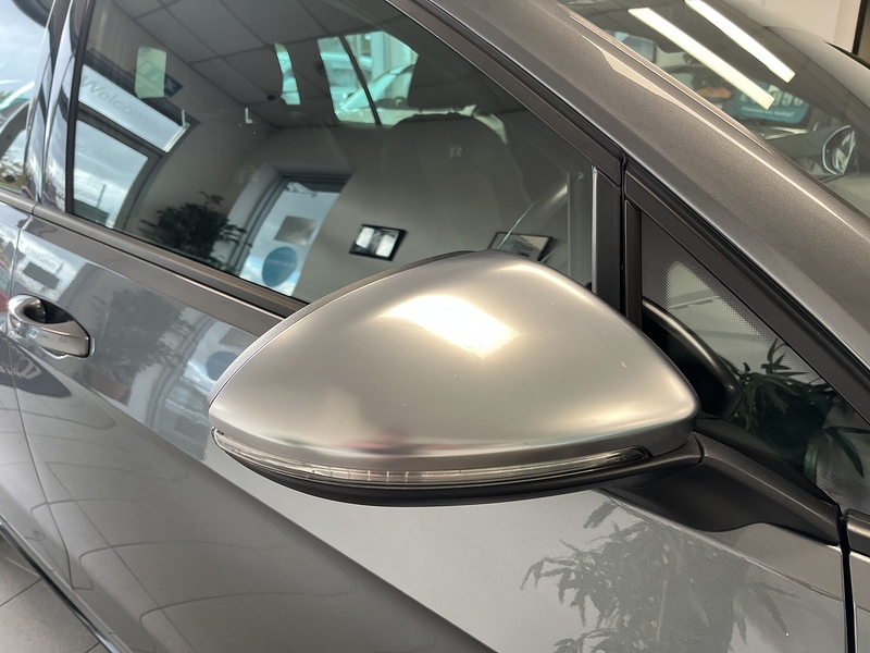 Volkswagen 2.0 TSI R Estate 5dr Petrol DSG 4Motion Euro 6 (s/s) (310 ps)