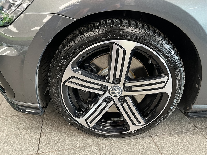 Volkswagen 2.0 TSI R Estate 5dr Petrol DSG 4Motion Euro 6 (s/s) (310 ps)