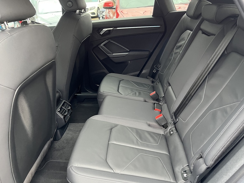 Audi 2.0 TDI 35 S line SUV 5dr Diesel S Tronic Euro 6 (s/s) (150 ps)