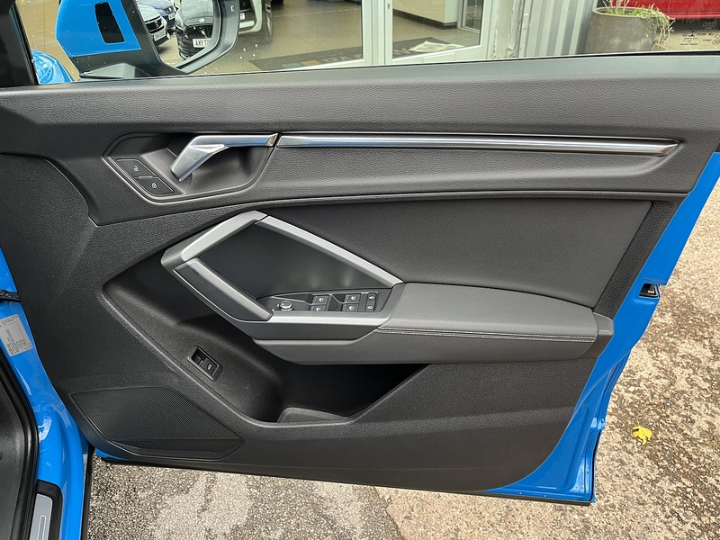 Audi 2.0 TDI 35 S line SUV 5dr Diesel S Tronic Euro 6 (s/s) (150 ps)