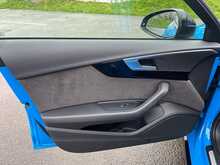 Audi A4 TDI Black Edition - U15202