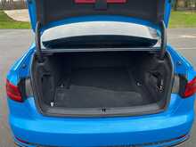 Audi A4 TDI Black Edition - U15202