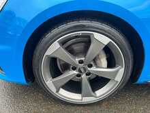 Audi A4 TDI Black Edition - U15202