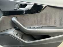 Audi A4 TDI Black Edition - U15232