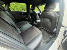 Audi A4 TDI Black Edition - U15232