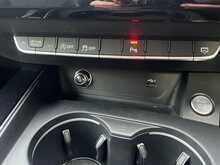 Audi A4 TDI Black Edition - U15232