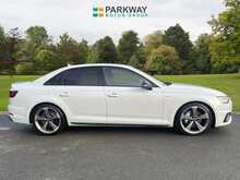 Audi A4 TDI Black Edition - U15232