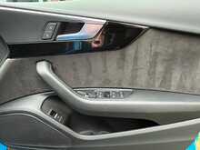 Audi A4 TDI Black Edition - U15374
