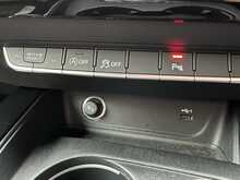 Audi A4 TDI Black Edition - U15374