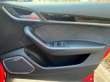 Audi Q3 TDI Black Edition - U15459