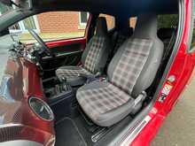 Volkswagen up! TSI GTI - U15486