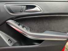 Mercedes-Benz CLA CLA45 AMG - U15499