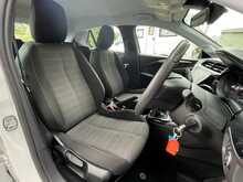 Vauxhall Corsa Turbo Design - U15541