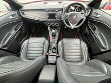 Alfa Romeo Giulietta JTDM-2 Exclusive - U15555