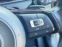 Volkswagen Golf TSI R - U15563