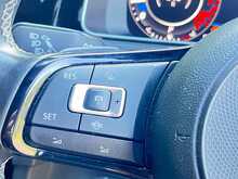 Volkswagen Golf TSI R - U15563