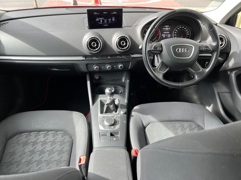 1.6 TDI SE Sportback 5dr Diesel Manual Euro 5 (s/s) (105 ps)