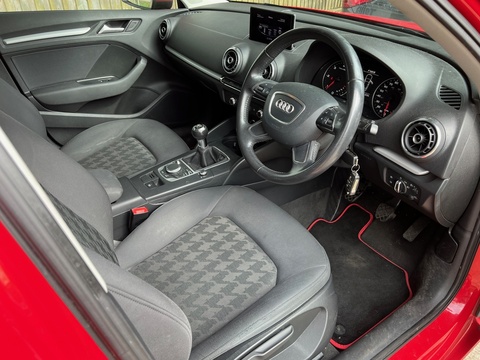 1.6 TDI SE Sportback 5dr Diesel Manual Euro 5 (s/s) (105 ps)