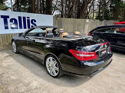 2.1 E250 CDI BlueEfficiency Sport Cabriolet 2dr Diesel Tiptronic Euro 5 (204 ps)